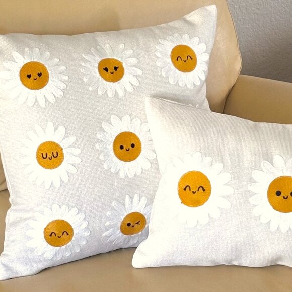 2 Sizes Happy Smiley Daisies Flowers Embroidered Throw Pillow Cushion Cover New - Picture 1 of 6